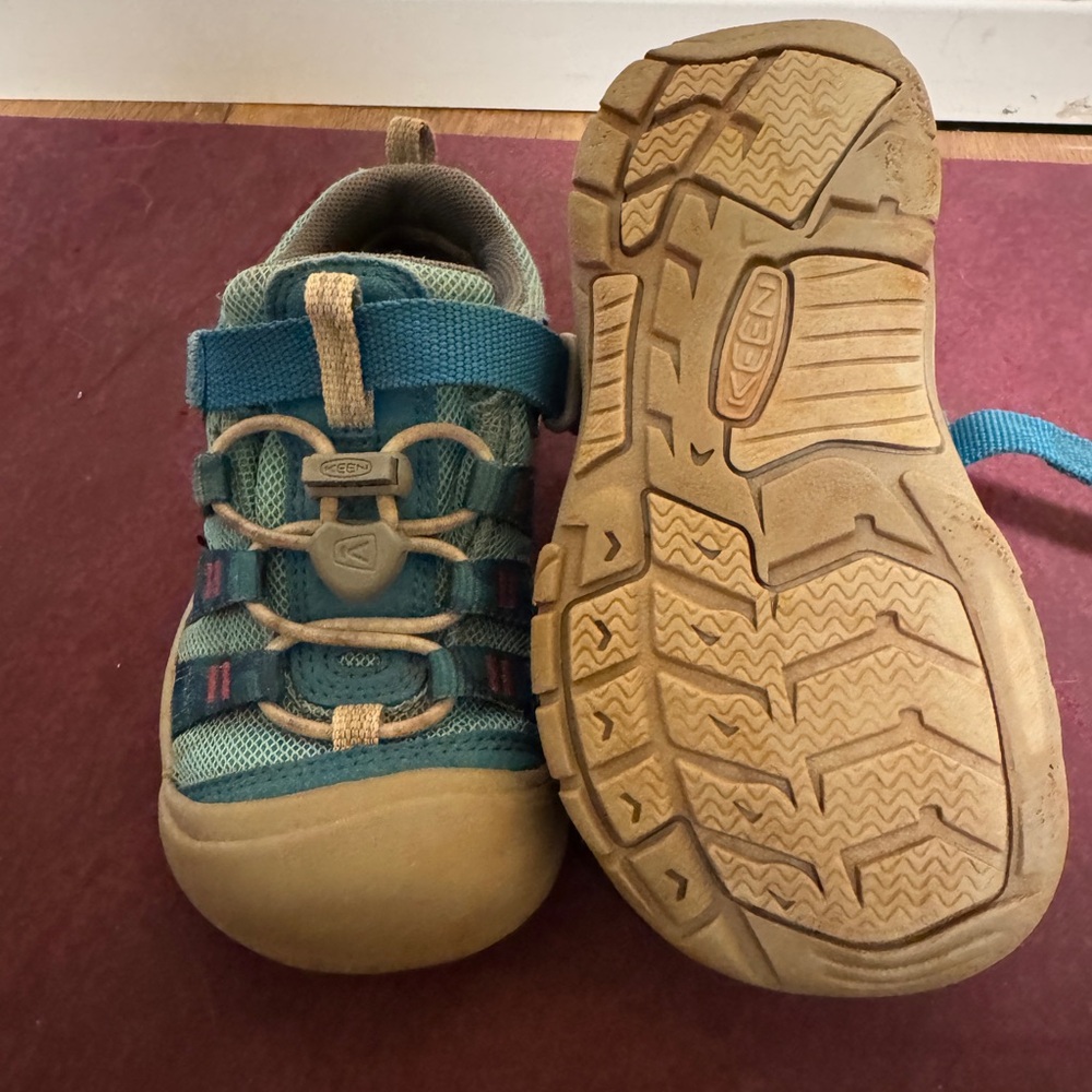 Keen Waterproof Hiking Boot - Picture 3 of 3